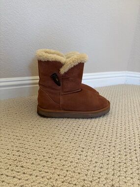 Women’s Brown Leather/Suede Winter Boots with Cream Faux-Fur Trim